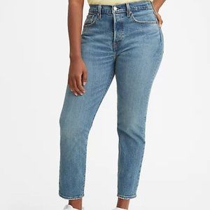 SOLD Levi's Wedgie Fit Jeans